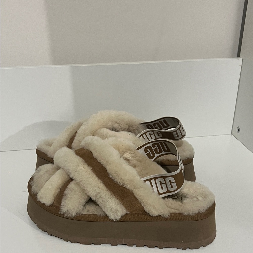 UGG  Disco Cross Fluffy Tan Slides